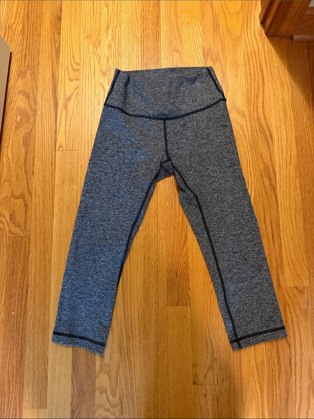 Size 6 Lululemon 3/4 length leggings